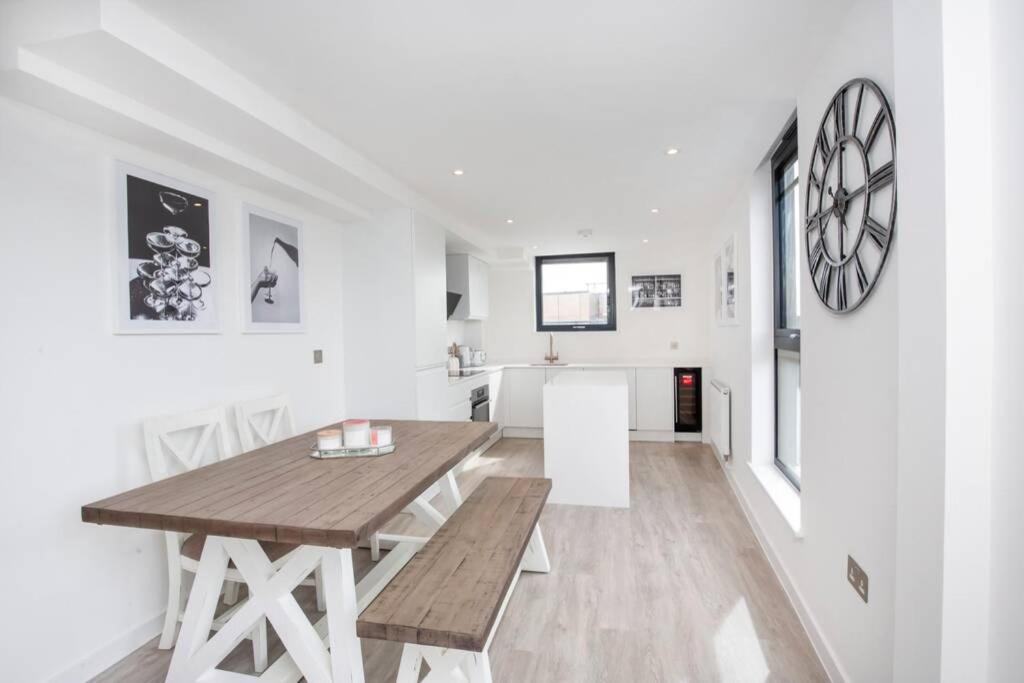 2 Bedroom Penthouse - Large Balcony - Minster View York Esterno foto
